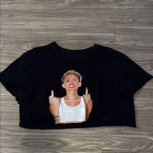 Black Graphic Crop Top